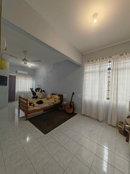 2-storey Terraced House for Sale in Sungai Buloh (Selangor) - Edward Chai - Bedroom - PropertyGuru.com.my