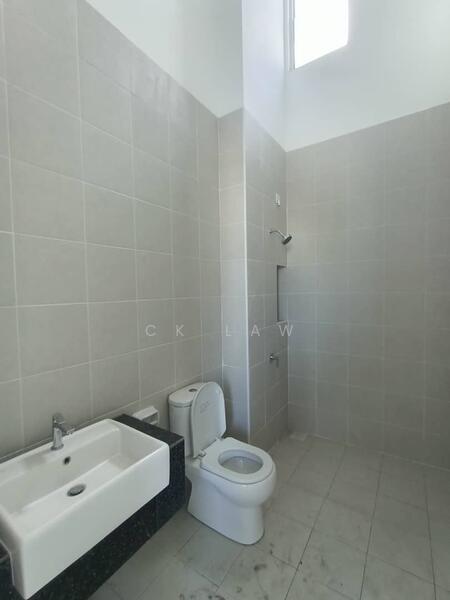 Rumah Teres 2 Tingkat untuk Dijual di Eco Forest (Semenyih) - CK Law - Bathroom - PropertyGuru.com.my