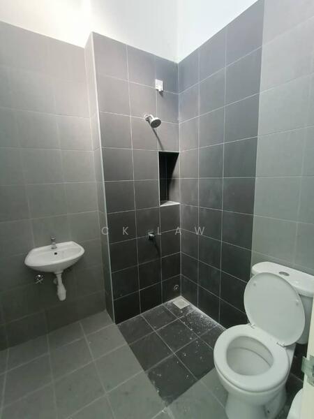 Rumah Teres 2 Tingkat untuk Dijual di Eco Forest (Semenyih) - CK Law - Bathroom - PropertyGuru.com.my