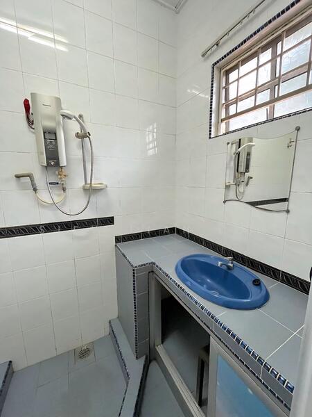 Rumah Teres 2 Tingkat untuk Dijual di Kelana Jaya (Petaling Jaya) - Siew Lian Loh - Bathroom - PropertyGuru.com.my