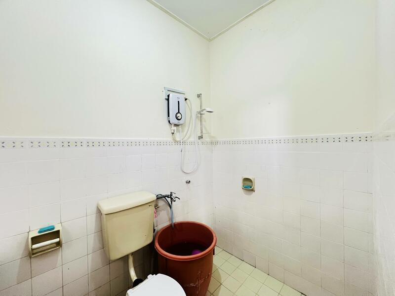 2-storey Terraced House for Sale in Subang Jaya (Selangor) - JUMIDAH (JUE) - Bathroom - PropertyGuru.com.my