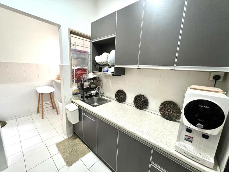 Teratai Apartment @ Taman Sutera untuk Untuk Dijual - RM 230,000, Mac 2026 - Kitchen - PropertyGuru.com.my