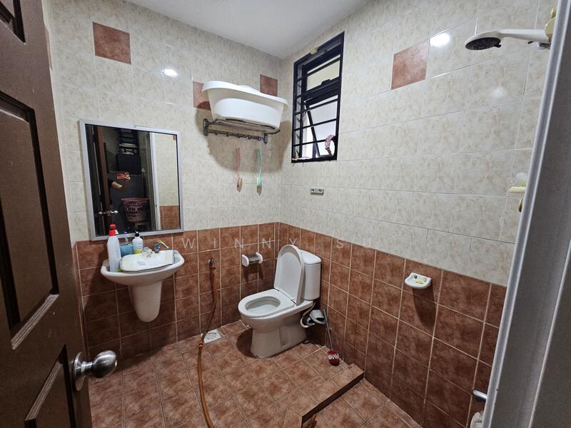 Rumah Teres 2 Tingkat untuk Dijual di Bukit Jelutong (Shah Alam) - Winny Su - Bathroom - PropertyGuru.com.my