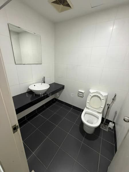 Kondominium untuk Disewa di Residence 8 - Linus Chan - Bathroom - PropertyGuru.com.my