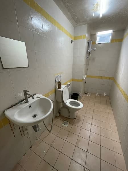 Condominium for Rent at Cyberia Smart Homes - Malik Sarwar - Bathroom - PropertyGuru.com.my