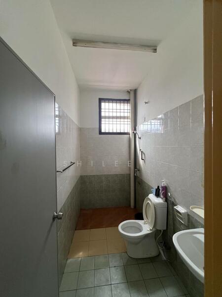 2-storey Terraced House for Sale in Bandar Seri Alam (Masai) - Shilee . - Bathroom - PropertyGuru.com.my