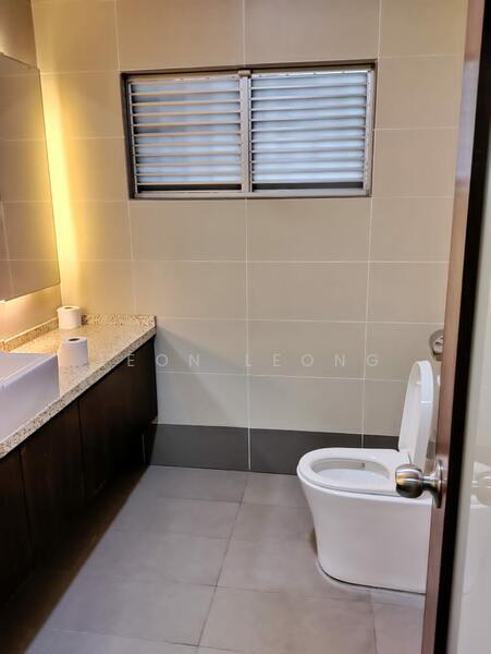Pejabat untuk Disewa di Usj 21 (Subang Jaya) - Leon Leong - Bathroom - PropertyGuru.com.my