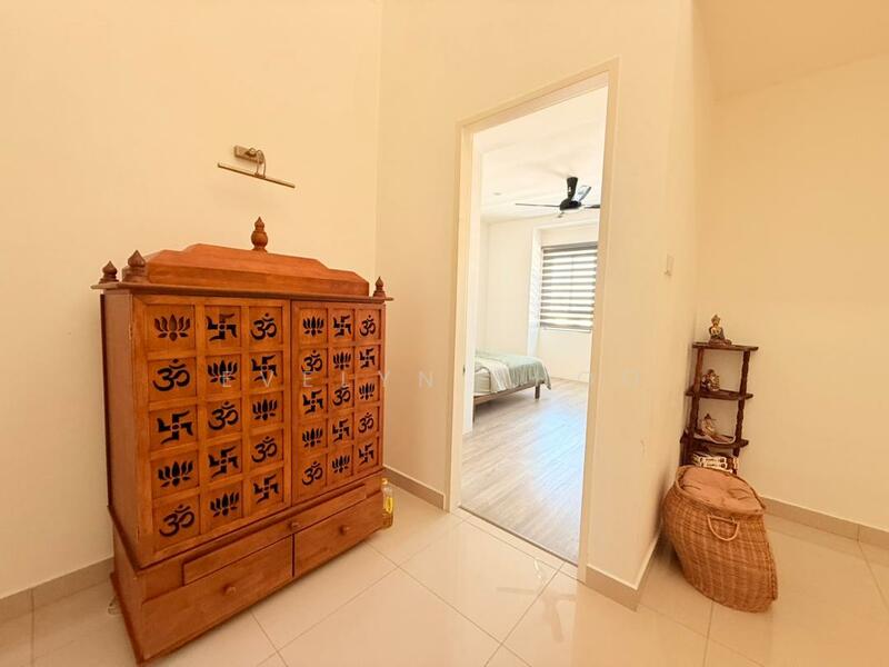 2-storey Terraced House for Sale in Bandar Country Homes (Rawang) - Evelyn Khoo - Hallway - PropertyGuru.com.my