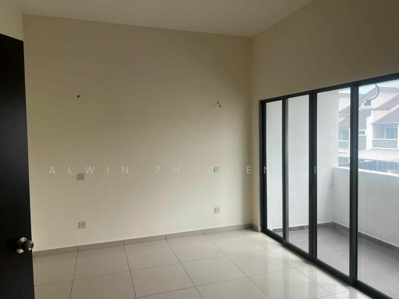 Semi-Detached House for Sale in Bayan Lepas (Penang) - Alwin Zh Chen Lim - Balcony - PropertyGuru.com.my