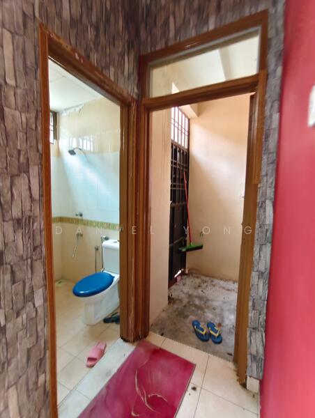 2-storey Terraced House for Sale in Taman Skudai Indah (Skudai) - Daniel Yong - Bathroom - PropertyGuru.com.my