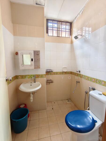 2-storey Terraced House for Sale in Taman Skudai Indah (Skudai) - Daniel Yong - Bathroom - PropertyGuru.com.my