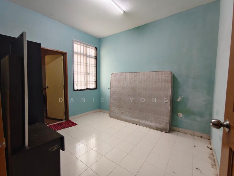 2-storey Terraced House for Sale in Taman Skudai Indah (Skudai) - Daniel Yong - Bedroom - PropertyGuru.com.my