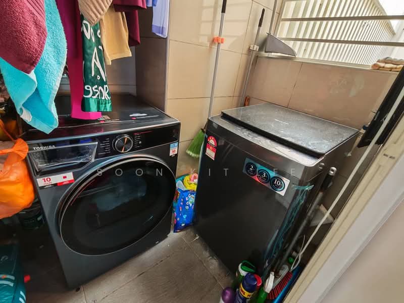Condominium for Sale at Lake Vista Residence (Tasik Vista Residen) - Keith Lee - Balcony - PropertyGuru.com.my
