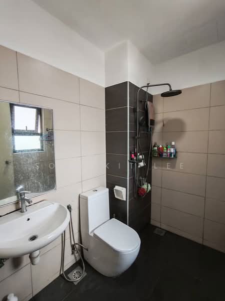 Condominium for Sale at Lake Vista Residence (Tasik Vista Residen) - Keith Lee - Bathroom - PropertyGuru.com.my