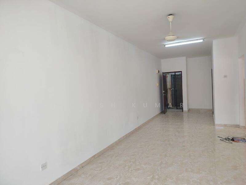 Saujana Puchong SP 3 Shop Apartment untuk Untuk Dijual - RM 165,000, Feb 2026 - Living Room - PropertyGuru.com.my