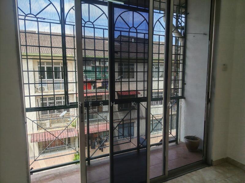 Saujana Puchong SP 3 Shop Apartment untuk Untuk Dijual - RM 165,000, Feb 2026 - Balcony - PropertyGuru.com.my