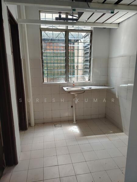 Saujana Puchong SP 3 Shop Apartment untuk Untuk Dijual - RM 165,000, Feb 2026 - Kitchen - PropertyGuru.com.my