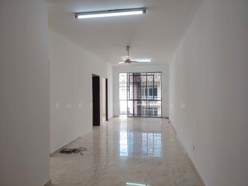 Saujana Puchong SP 3 Shop Apartment untuk Untuk Dijual - RM 165,000, Feb 2026 - Living Room - PropertyGuru.com.my
