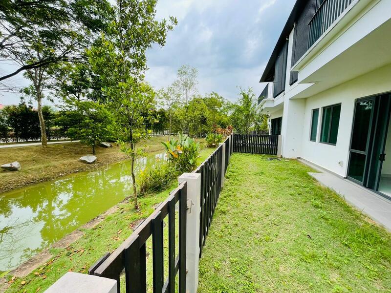 Rumah Berkembar untuk Dijual di Cyberjaya (Selangor) - Jared Wong - Exterior - PropertyGuru.com.my