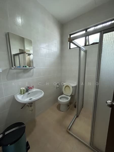 Twin Villas for Sale in Kota Kemuning (Shah Alam) - Anjoe Tang - Bathroom - PropertyGuru.com.my