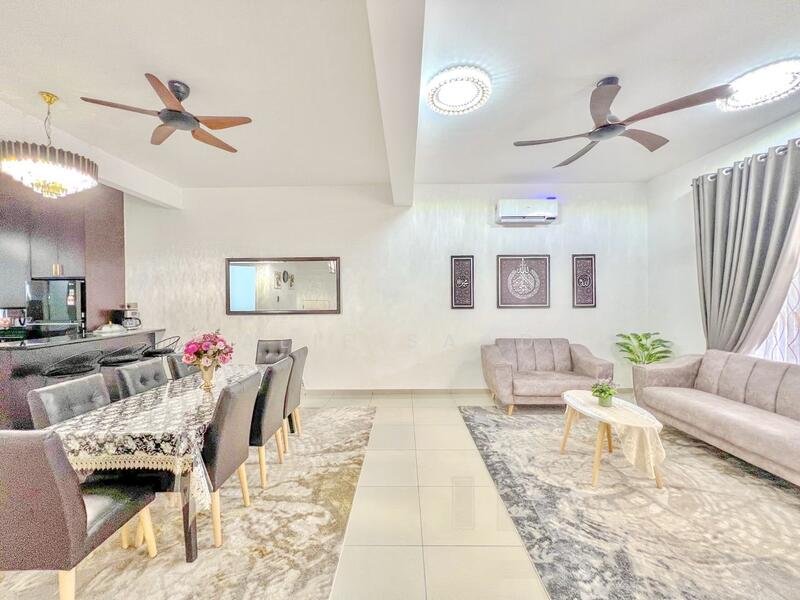 Serimba Terrace @ Bandar Bukit Mahkota untuk Untuk Dijual - RM 750,000, Mac 2026 - Living Room - PropertyGuru.com.my