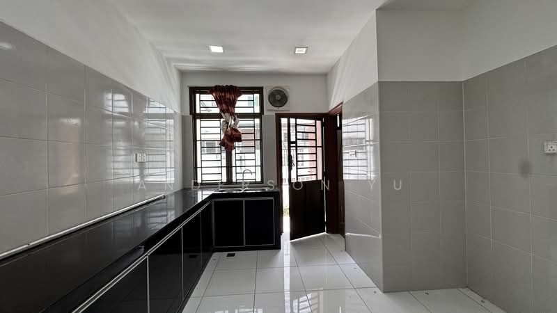 2-storey Terraced House for Sale in Bandar Dato Onn (Tebrau) - Anderson Yu - Kitchen - PropertyGuru.com.my