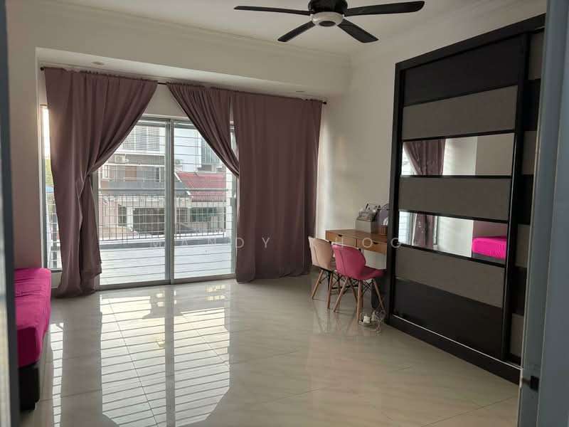 Townhouse for Sale in Jalan Ipoh (Kuala Lumpur) - Mandy Khoo - Balcony - PropertyGuru.com.my