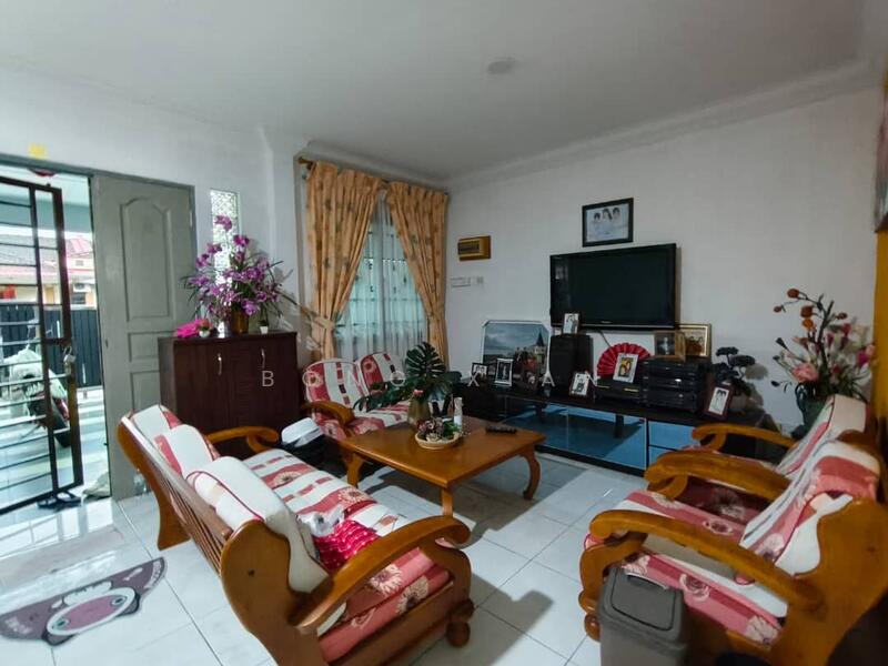 2-storey Terraced House for Sale in Kuching (Sarawak) - Bong Xian - Living Room - PropertyGuru.com.my