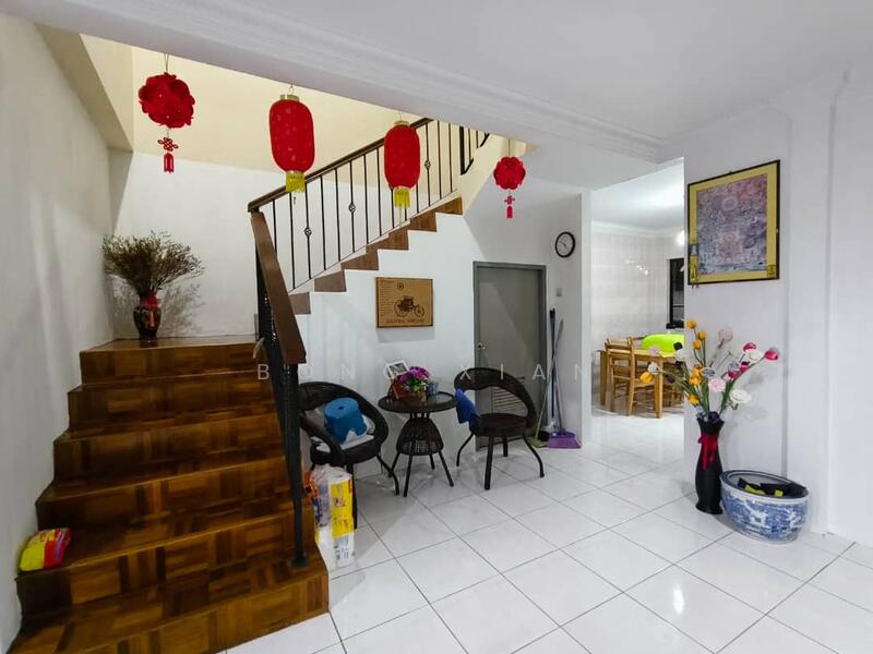 2-storey Terraced House for Sale in Kuching (Sarawak) - Bong Xian - Entrance - PropertyGuru.com.my