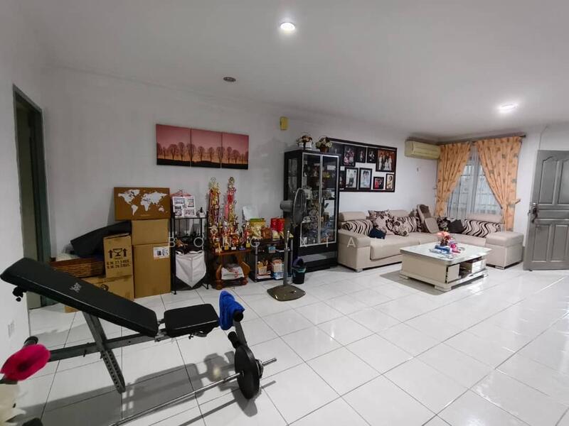2-storey Terraced House for Sale in Kuching (Sarawak) - Bong Xian - Living Room - PropertyGuru.com.my
