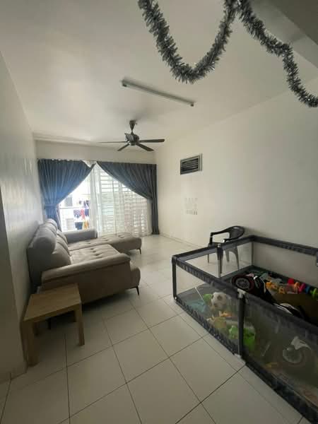 Kondominium untuk Dijual di Telaga Emas - Mic Mic - Living Room - PropertyGuru.com.my