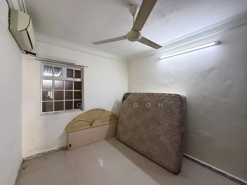 Rumah Teres 1-Tingkat untuk Dijual di Taman Jelutong (Jelutong) - Qyan Goh - Bedroom - PropertyGuru.com.my