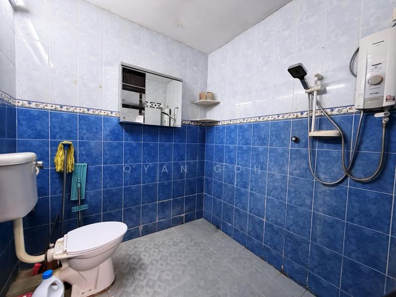 Rumah Teres 1-Tingkat untuk Dijual di Taman Jelutong (Jelutong) - Qyan Goh - Bathroom - PropertyGuru.com.my