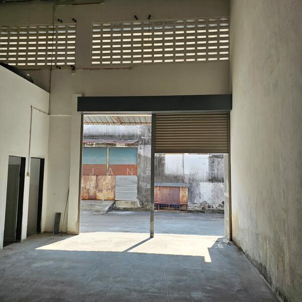 Terrace Factory for Rent in Sungai Lokan (Butterworth) - Jane Ng - Entrance - PropertyGuru.com.my