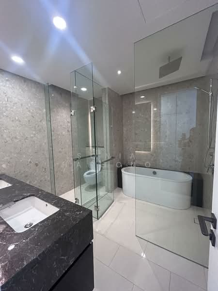 Servis Apartment untuk Disewa di Pavilion Damansara Heights - Sonia Hartono - Bathroom - PropertyGuru.com.my
