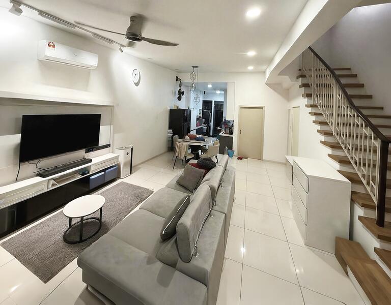 Rumah Teres untuk Dijual di Elmina (Shah Alam) - Ryan Soo - Living Room - PropertyGuru.com.my