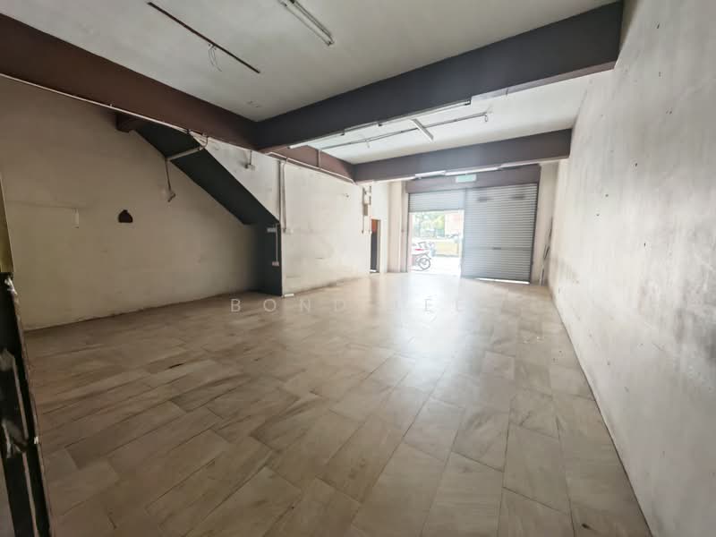Shop for Rent in Kampung Baru Seri Kembangan (Seri Kembangan) - Bond Lee - Interior - PropertyGuru.com.my