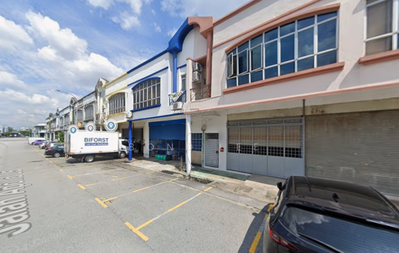 For Rent - ( Endlot ) Bandar Pinggiran Subang 1.5Storey Factory Seksyen U5