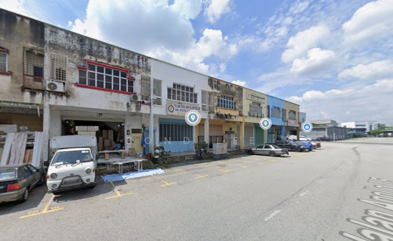 For Rent - ( Endlot ) Bandar Pinggiran Subang 1.5Storey Factory Seksyen U5