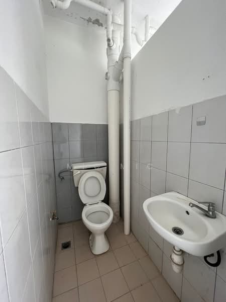 Apartment for Sale at I-Park Apartment - Mic Mic - Bathroom - PropertyGuru.com.my