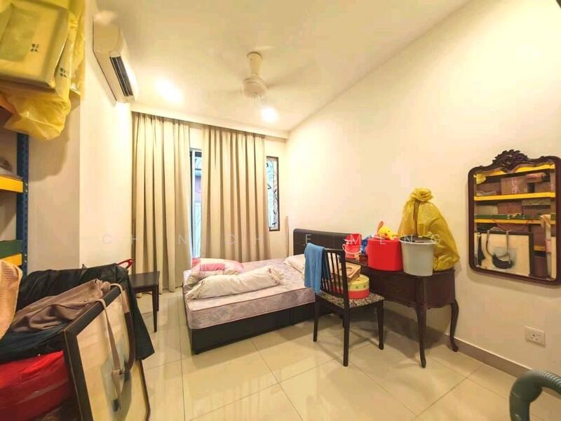 Zero-Lot Bungalow for Sale in Hijauan Residen (Ulu Langat) - Chin Chee Meng - Bedroom - PropertyGuru.com.my
