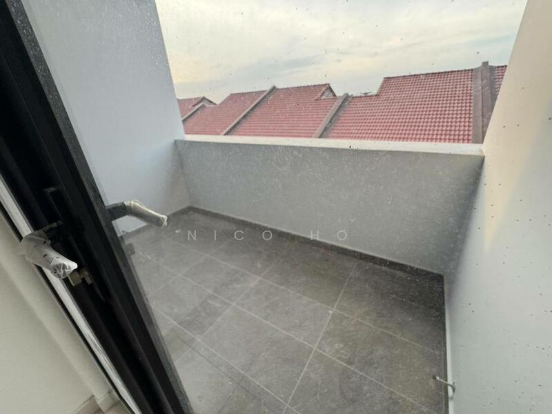 2.5-storey Terraced House for Sale in Taman Desa Tebrau (Tebrau) - Nico Ho - Balcony - PropertyGuru.com.my