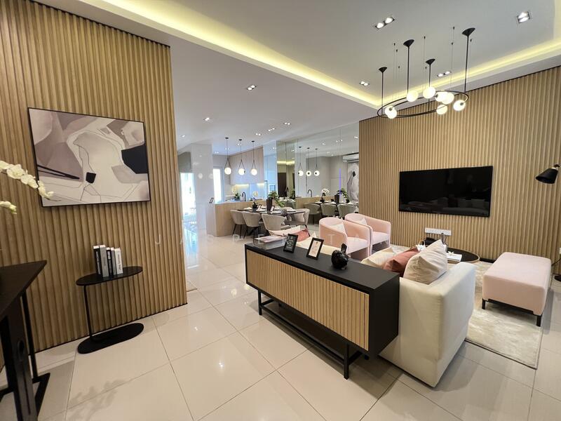 2-storey Terraced House for Sale in Semenyih (Selangor) - Jasper Tan - Living Room - PropertyGuru.com.my