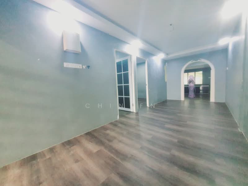 1-storey Terraced House for Sale in Taman Ayer Molek (Ayer Molek) - CHIN FN - Living Room - PropertyGuru.com.my