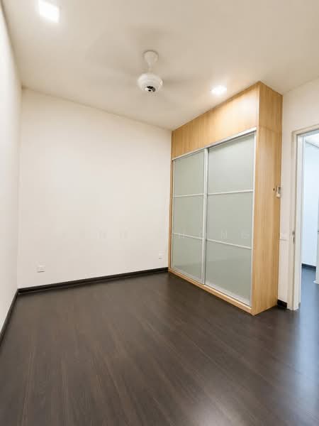 Kediaman Servis untuk Dijual di The Leafz @ Dedaun - Yenn Chong - Bedroom - PropertyGuru.com.my
