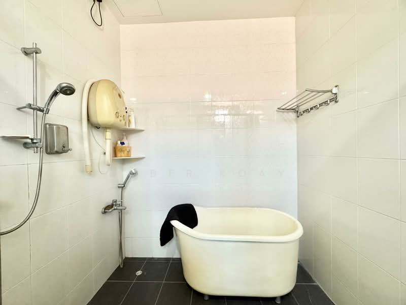 Rumah Teres 2.5 Tingkat untuk Dijual di Taman Mesra Permai (Butterworth) - Amber Koay - Bathroom - PropertyGuru.com.my