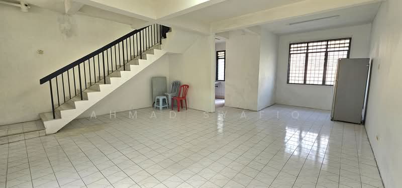 2-storey Terraced House for Sale in Bandar Armada Putra (Klang) - Ahmad Syafiq - Living Room - PropertyGuru.com.my