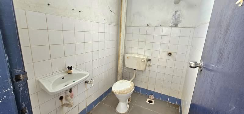 2-storey Terraced House for Sale in Bandar Armada Putra (Klang) - Ahmad Syafiq - Bathroom - PropertyGuru.com.my