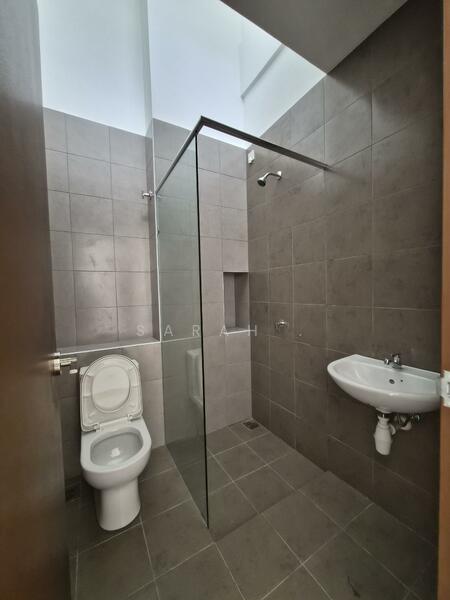 2-storey Terraced House for Sale in Setia Safiro (Cyberjaya) - Sarah . - Bathroom - PropertyGuru.com.my