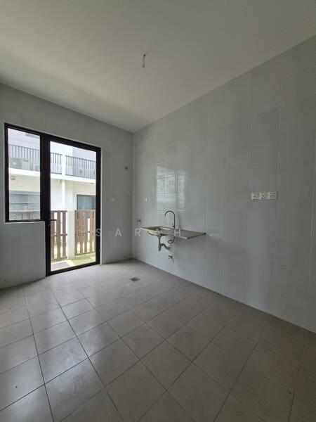 2-storey Terraced House for Sale in Setia Safiro (Cyberjaya) - Sarah . - Kitchen - PropertyGuru.com.my